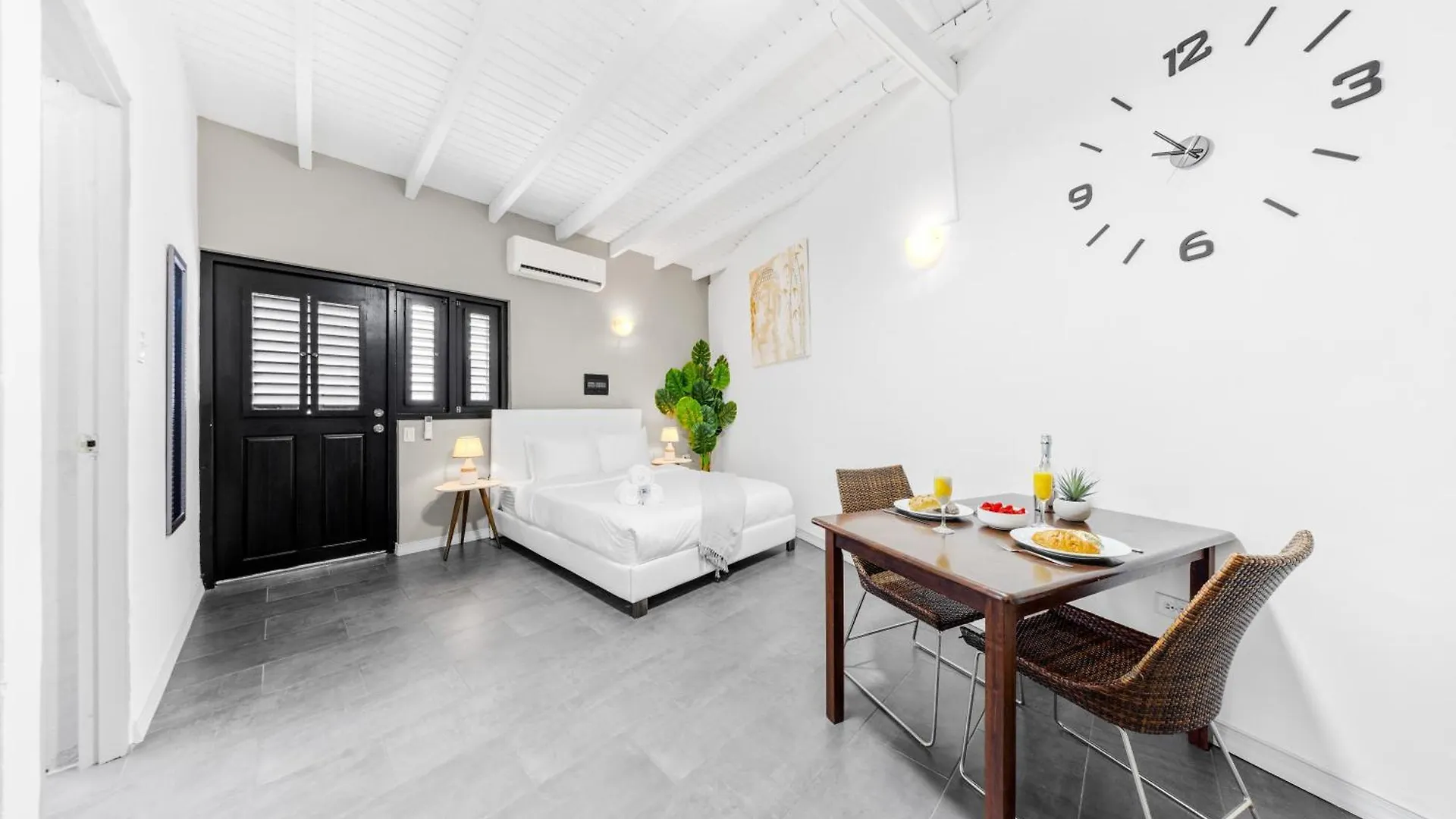 Apartamento Steps To The Beach Stylish Equipped Getaway Palm Beach